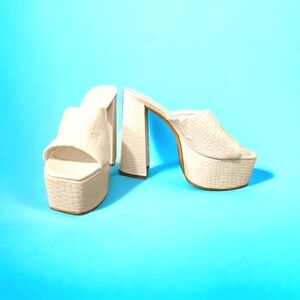 SCHUTZ Darah Women's White Leather Platform Sandal NWOB size 7.5 *Hard To Find*